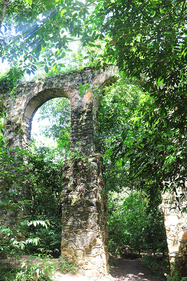 Aqueduto do abraão - ilha grande - rj